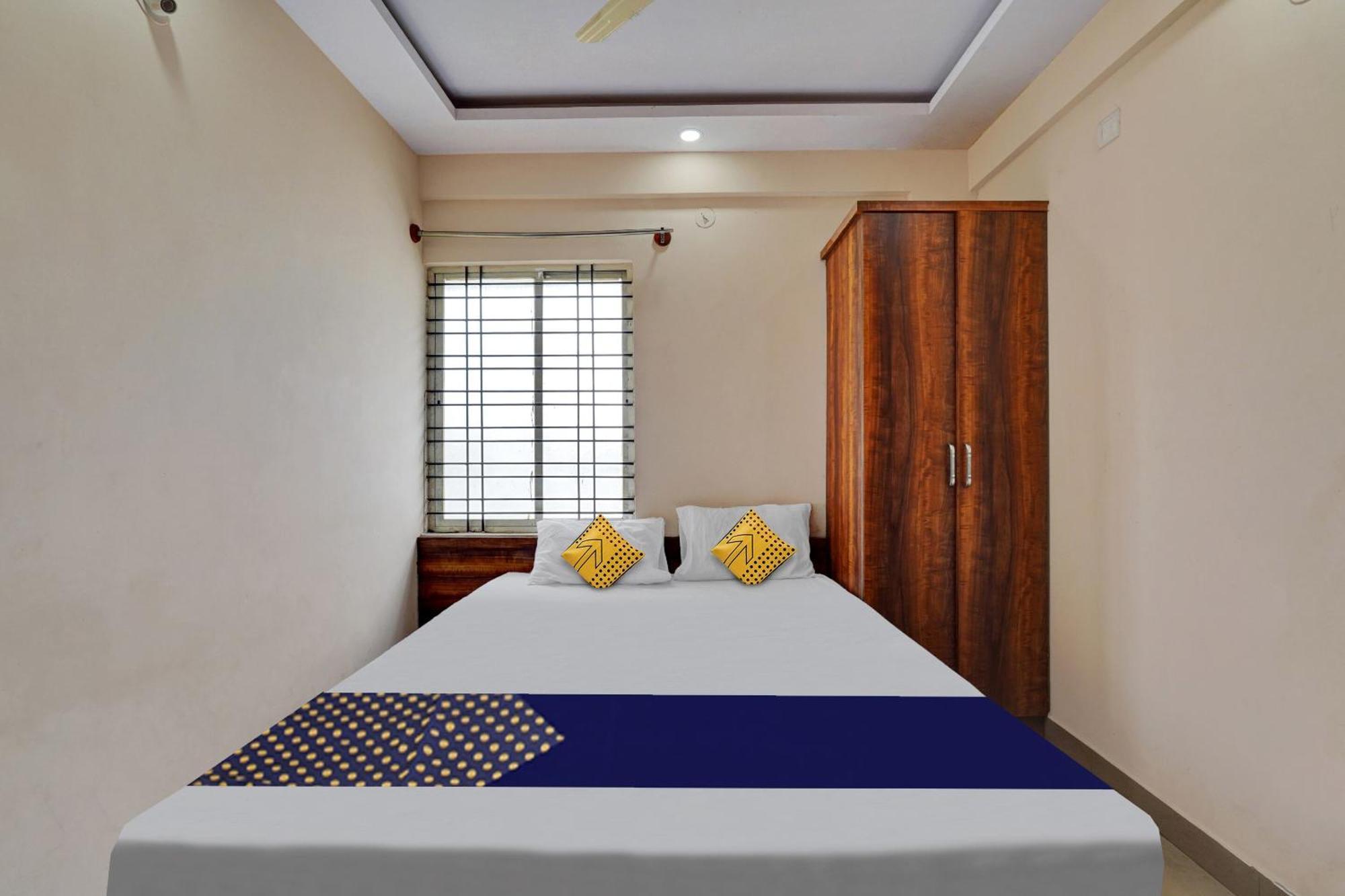 Oyo Hotel Svn Hotel And Lodging Bangalore Exterior photo
