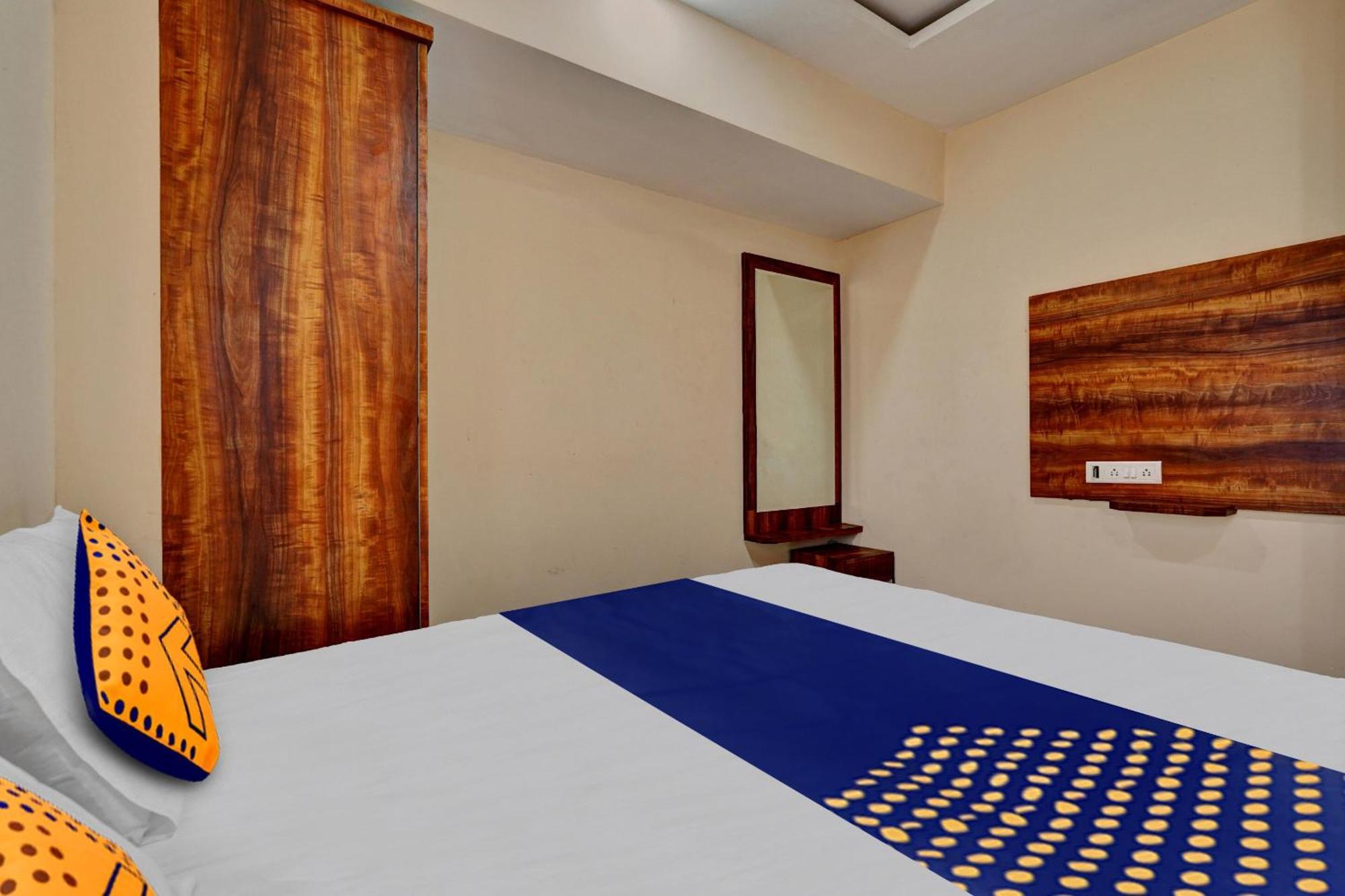 Oyo Hotel Svn Hotel And Lodging Bangalore Exterior photo