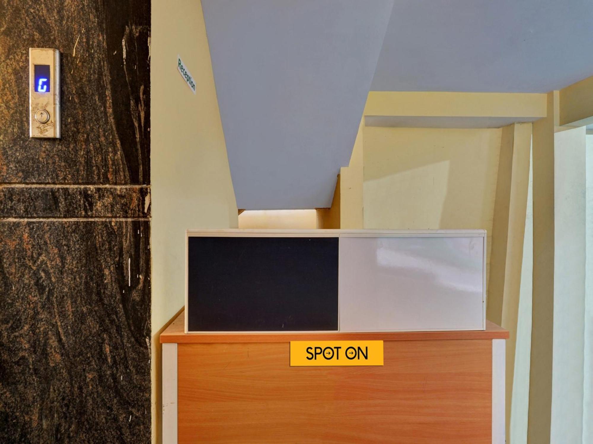 Oyo Hotel Svn Hotel And Lodging Bangalore Exterior photo